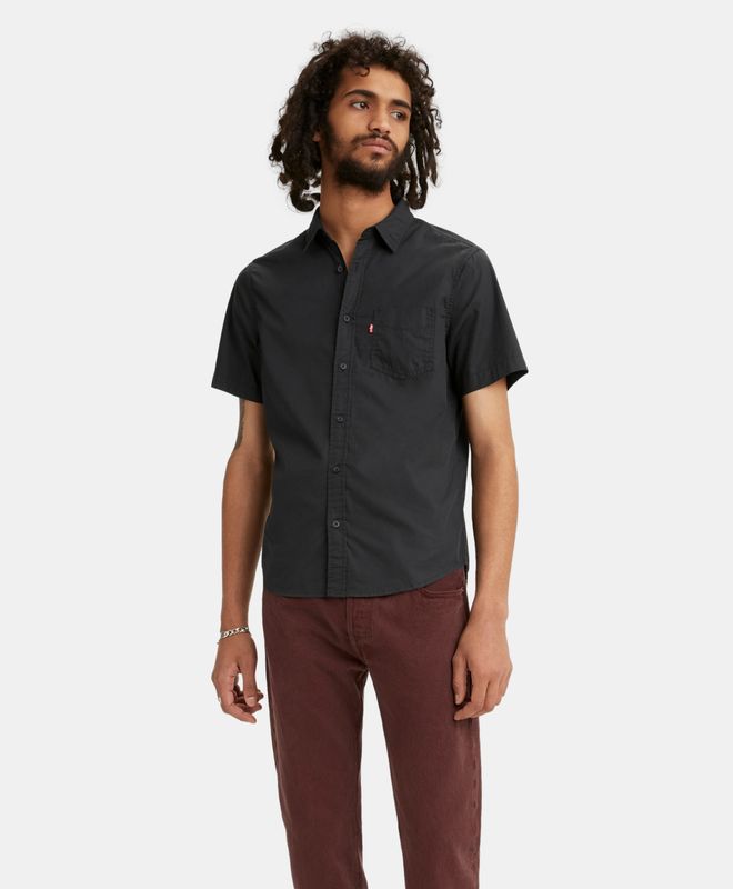 Levi's® Short Sleeve Classic 1 Pocket Standard Fit Shirt