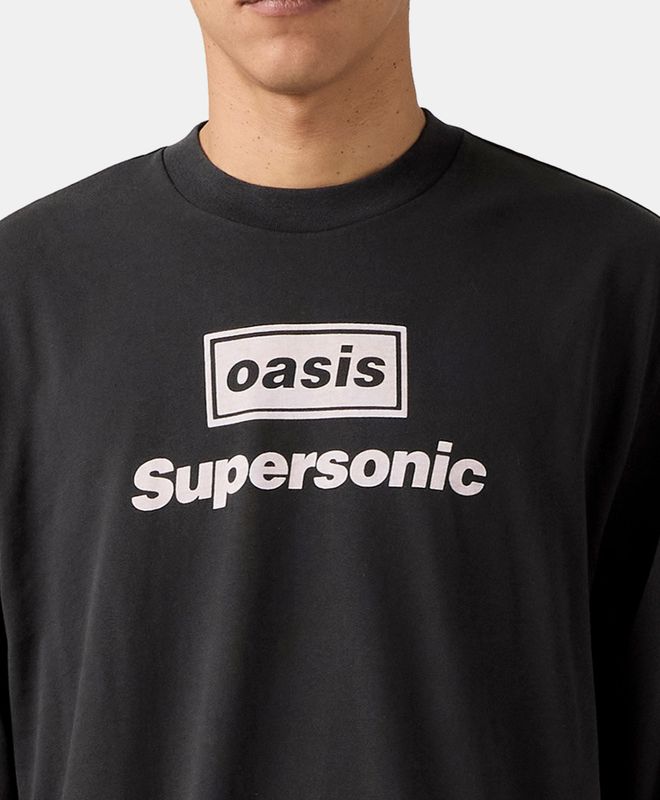 Levi's® X Oasis Playera Band
